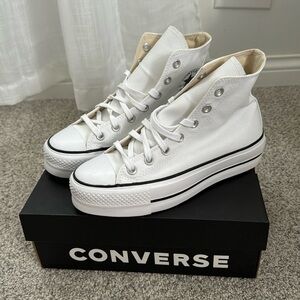 Women’s chuck Taylor all star lift platform canvas